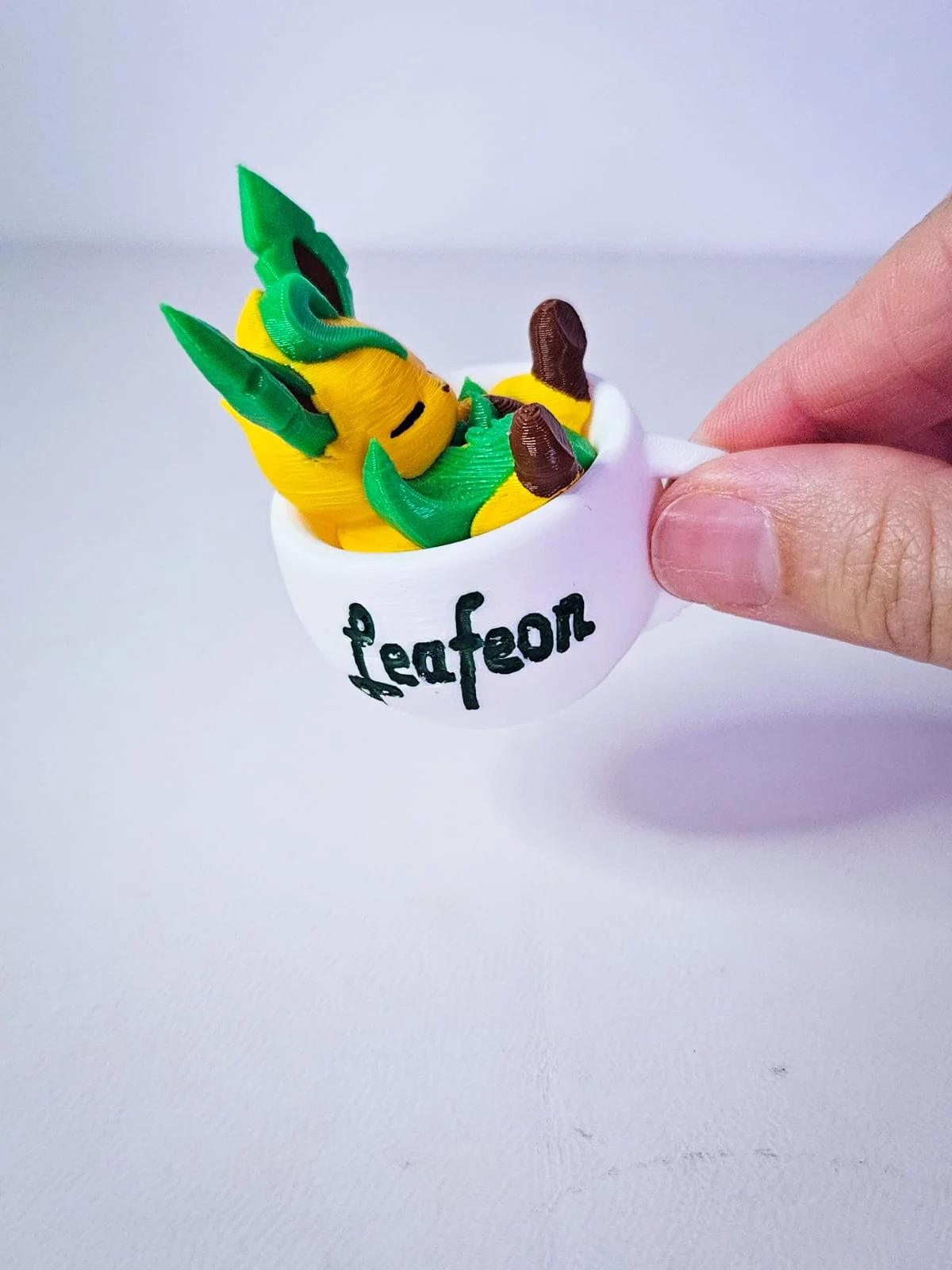 Leafeon Na Xícara Dormindo