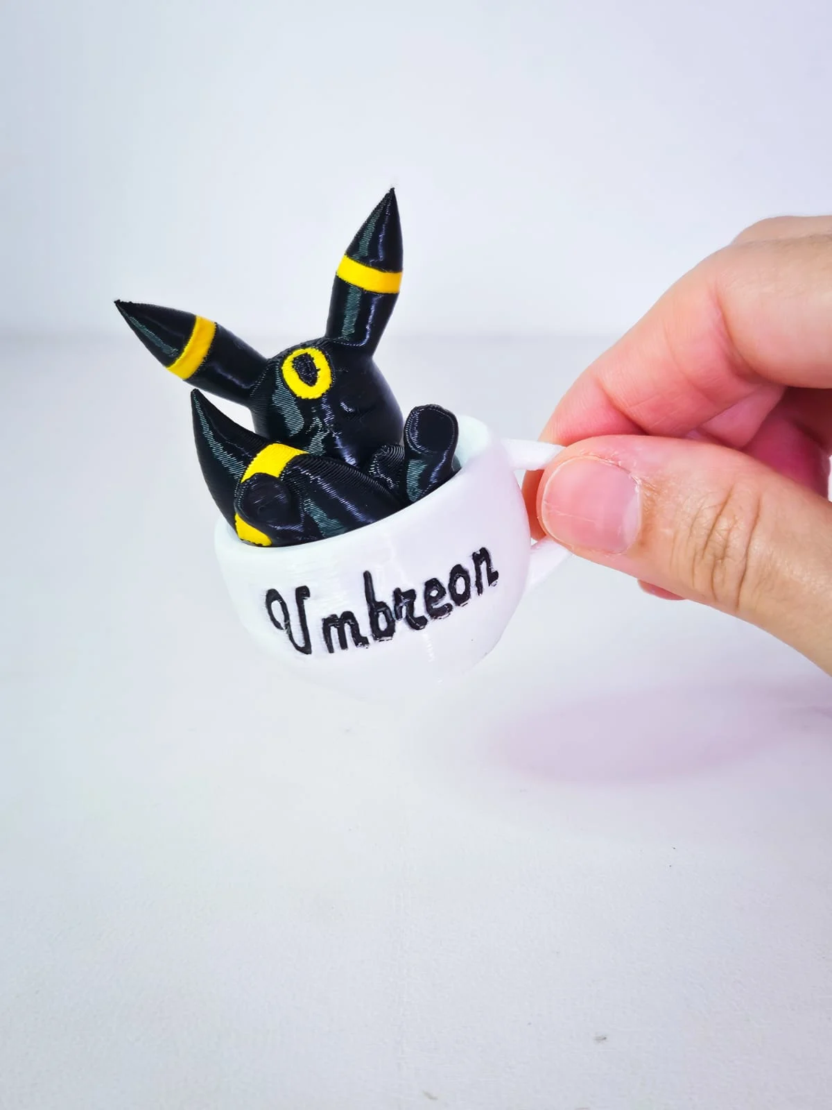Umbreon na Xícara Dormindo