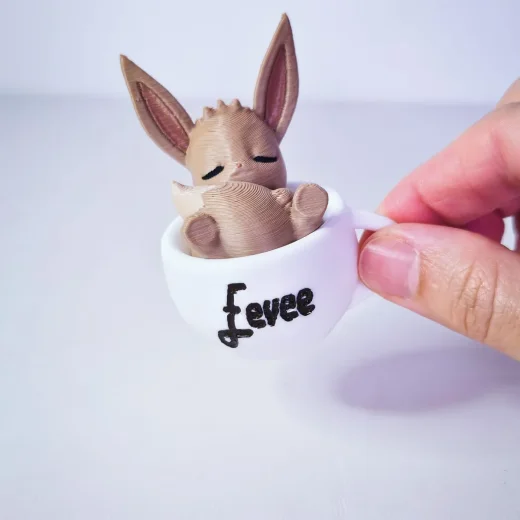 Eevee na Xicara Dormindo